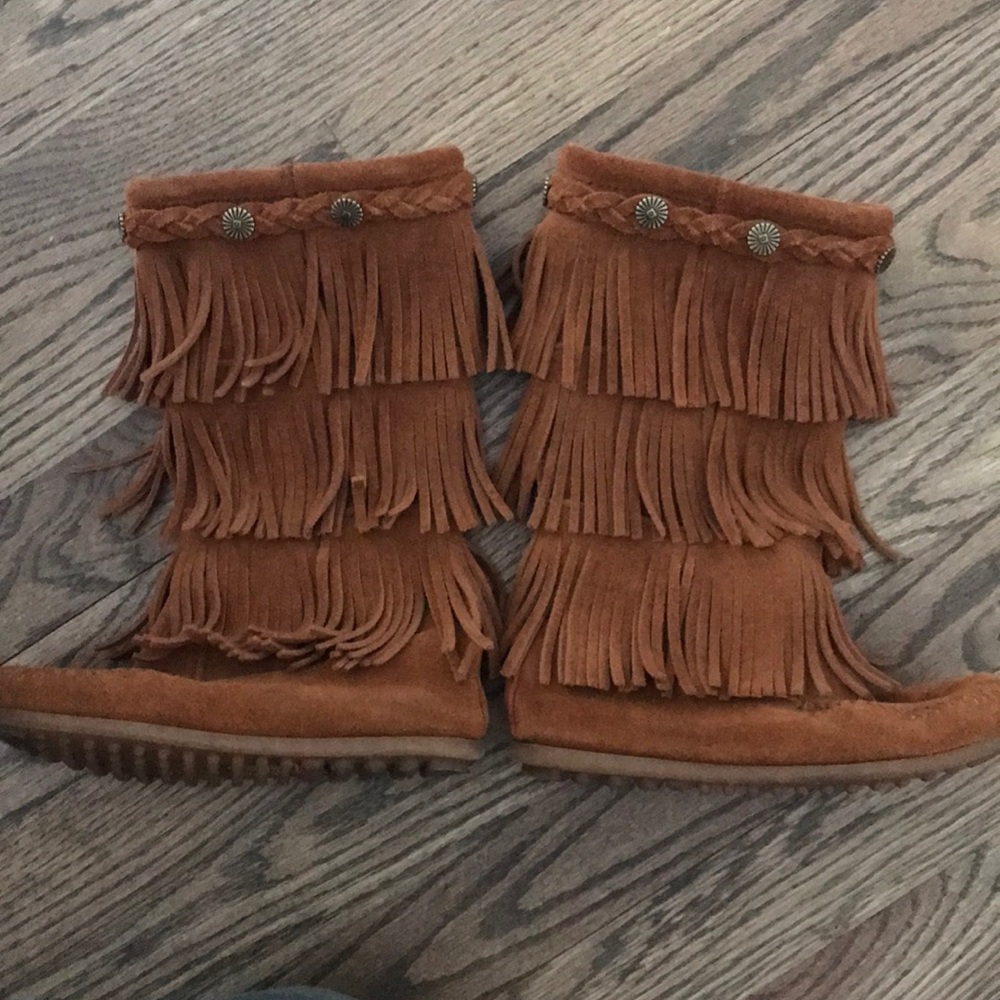 Girls Minnetonka suede fringe boots size 12